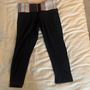 LuluLemon Black Cropped Wunder Under Leggings